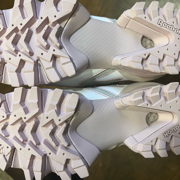 Reebok Experiment 4 Trail Fury
Pyer Moss Ash Lily - Picture 8 of 8